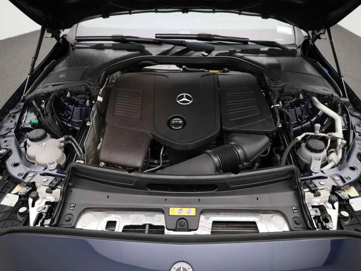 300 e AMG Line | Automaat | Apple Carplay / Android Auto | Panoramadak | Sfeerverlichting | Achteruitrijcamera | Stoelverwarming |