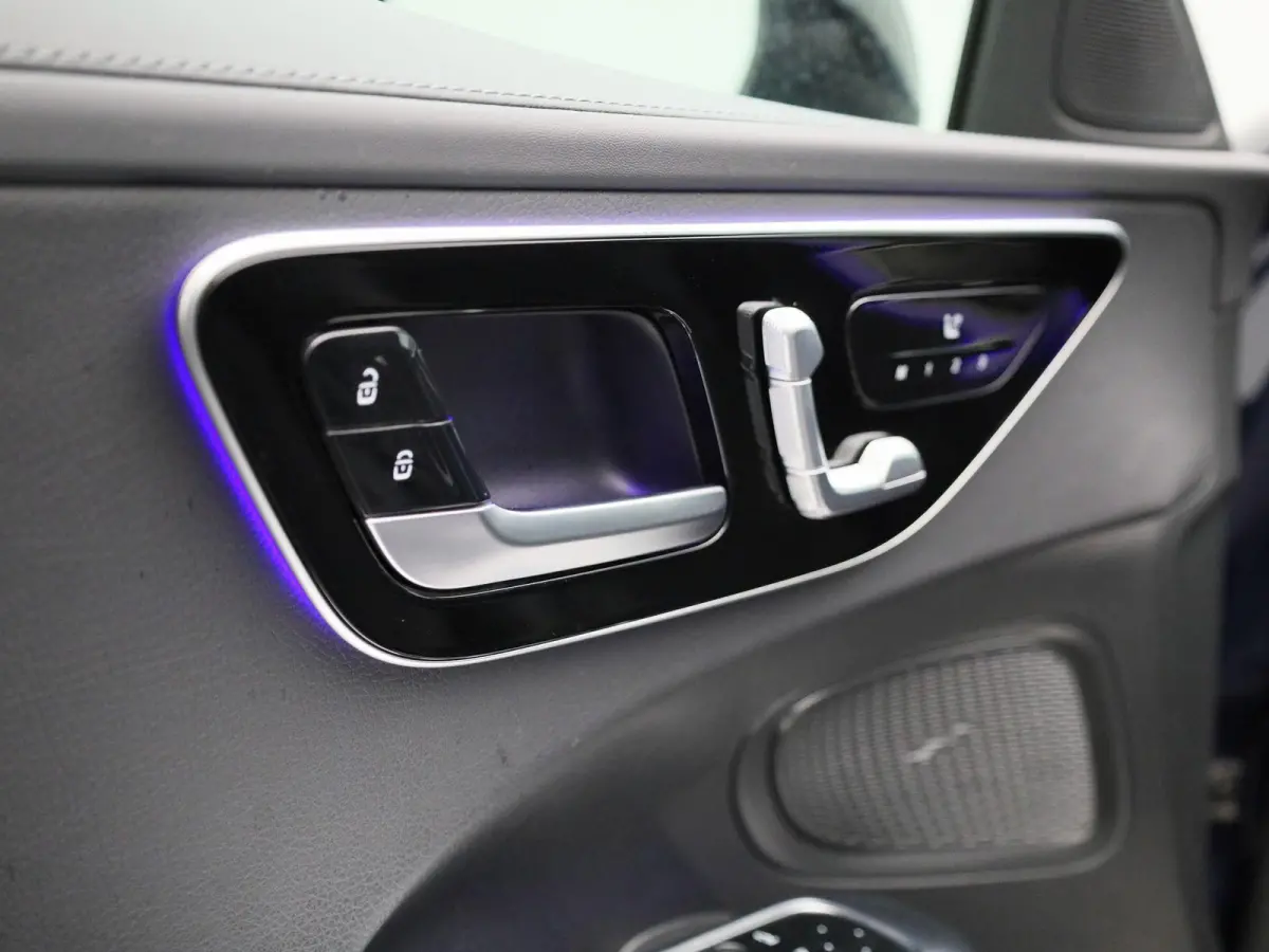 300 e AMG Line | Automaat | Apple Carplay / Android Auto | Panoramadak | Sfeerverlichting | Achteruitrijcamera | Stoelverwarming |