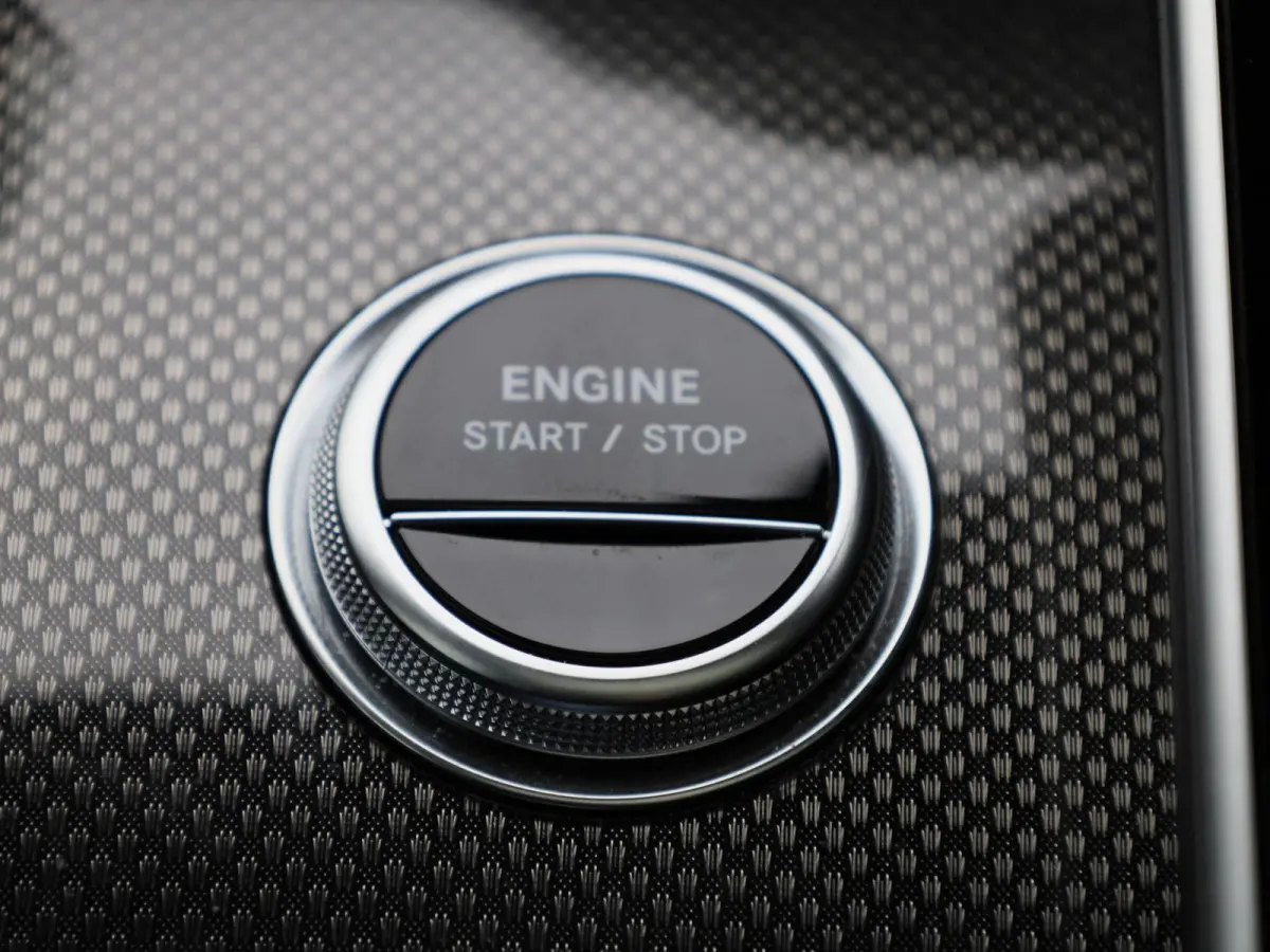 300 e AMG Line | Automaat | Apple Carplay / Android Auto | Panoramadak | Sfeerverlichting | Achteruitrijcamera | Stoelverwarming |