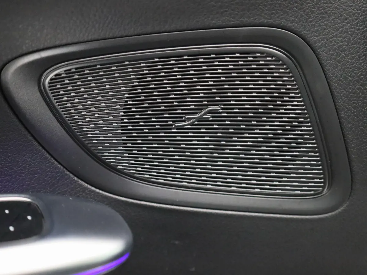 300 e AMG Line | Automaat | Apple Carplay / Android Auto | Panoramadak | Sfeerverlichting | Achteruitrijcamera | Stoelverwarming |