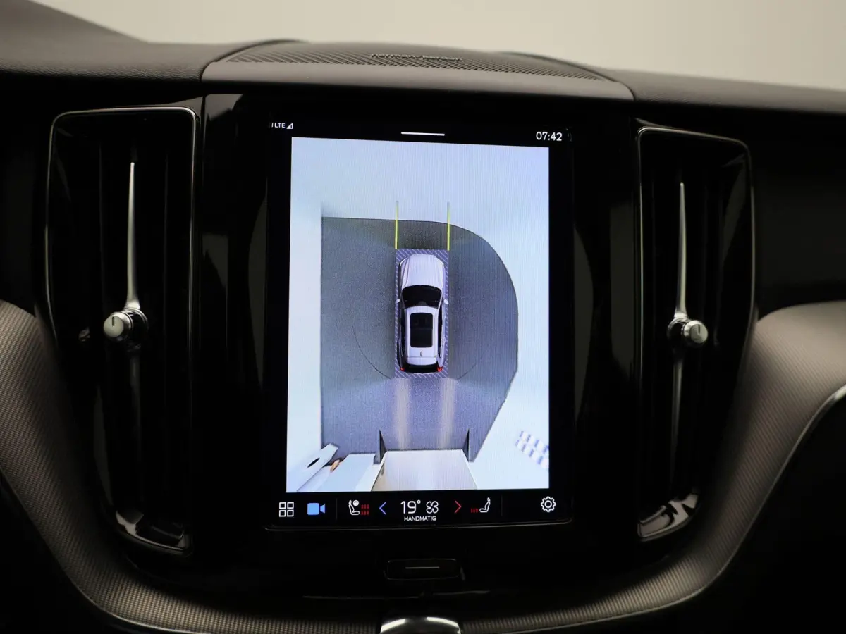 T6 PHEV AWD Plus Black Edition Aut. | PANO-SCHUIFDAK | STOEL-STUURWIELVERWARMING | HARMAN/KARDON | 360 CAMERA | LEER | STOELMEMORY