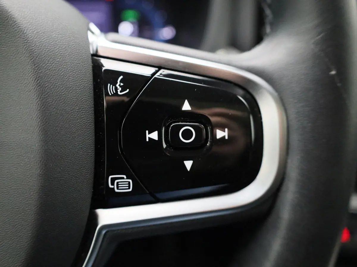 T6 PHEV AWD Plus Black Edition Aut. | PANO-SCHUIFDAK | STOEL-STUURWIELVERWARMING | HARMAN/KARDON | 360 CAMERA | LEER | STOELMEMORY