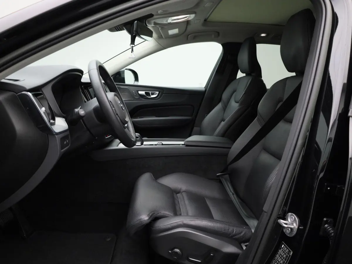 T6 PHEV AWD Plus Black Edition Aut. | PANO-SCHUIFDAK | STOEL-STUURWIELVERWARMING | HARMAN/KARDON | 360 CAMERA | LEER | STOELMEMORY