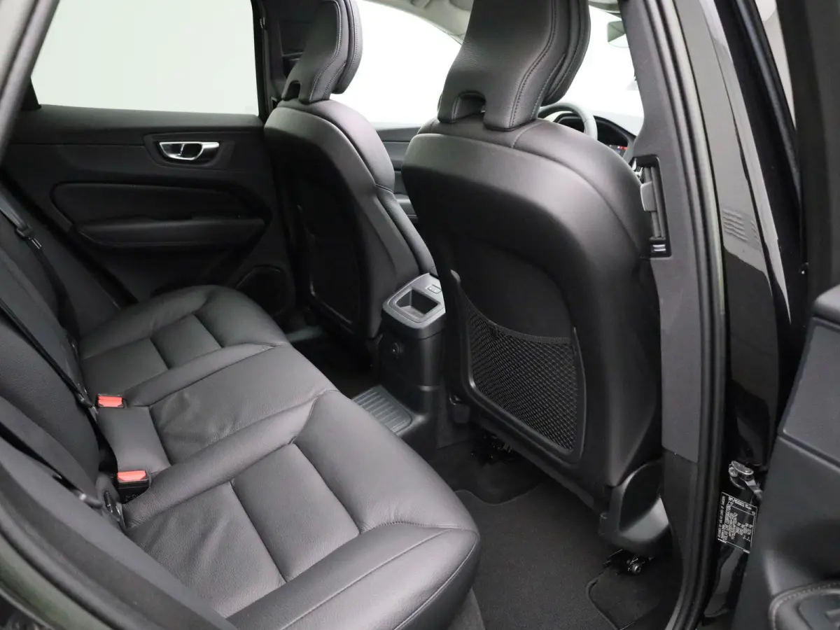 T6 PHEV AWD Plus Black Edition Aut. | PANO-SCHUIFDAK | STOEL-STUURWIELVERWARMING | HARMAN/KARDON | 360 CAMERA | LEER | STOELMEMORY