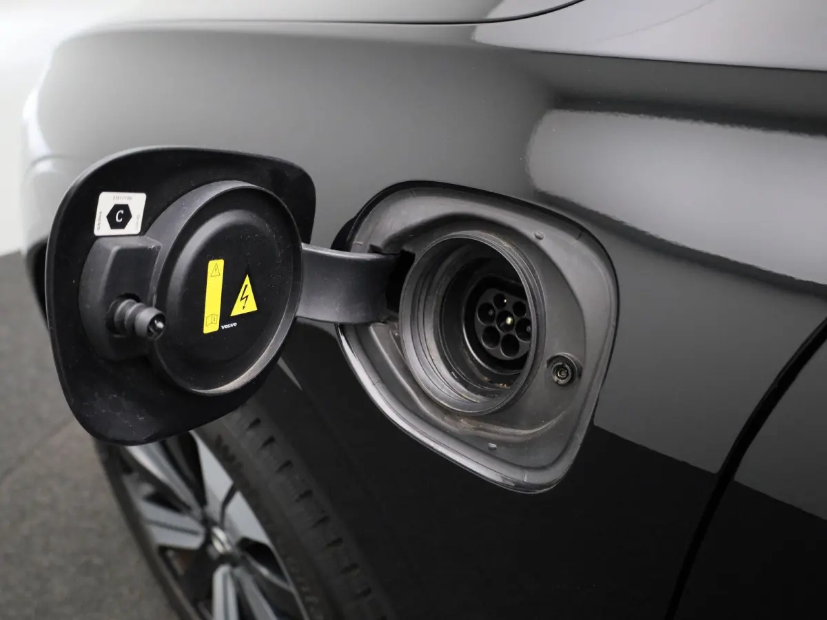 T6 PHEV AWD Plus Black Edition Aut. | PANO-SCHUIFDAK | STOEL-STUURWIELVERWARMING | HARMAN/KARDON | 360 CAMERA | LEER | STOELMEMORY