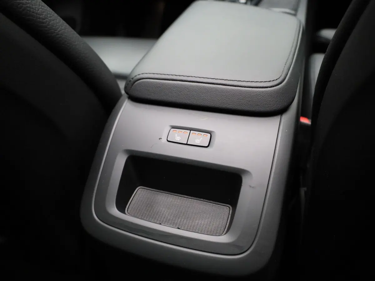T6 PHEV AWD Plus Black Edition Aut. | PANO-SCHUIFDAK | STOEL-STUURWIELVERWARMING | HARMAN/KARDON | 360 CAMERA | LEER | STOELMEMORY