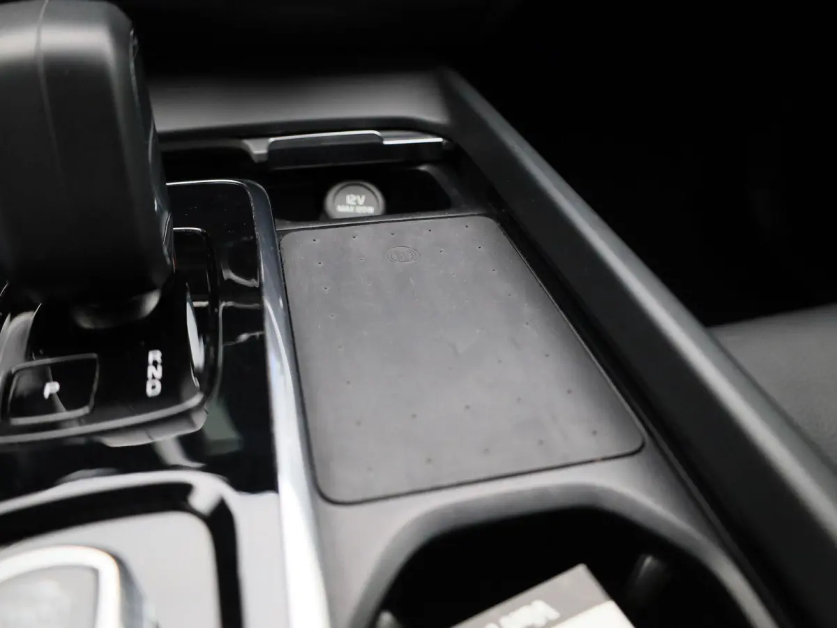 T6 PHEV AWD Plus Black Edition Aut. | PANO-SCHUIFDAK | STOEL-STUURWIELVERWARMING | HARMAN/KARDON | 360 CAMERA | LEER | STOELMEMORY
