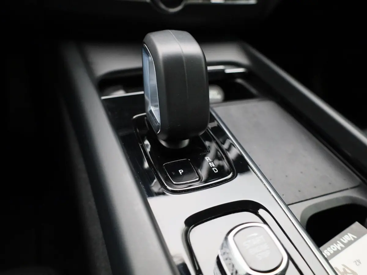 T6 PHEV AWD Plus Black Edition Aut. | PANO-SCHUIFDAK | STOEL-STUURWIELVERWARMING | HARMAN/KARDON | 360 CAMERA | LEER | STOELMEMORY