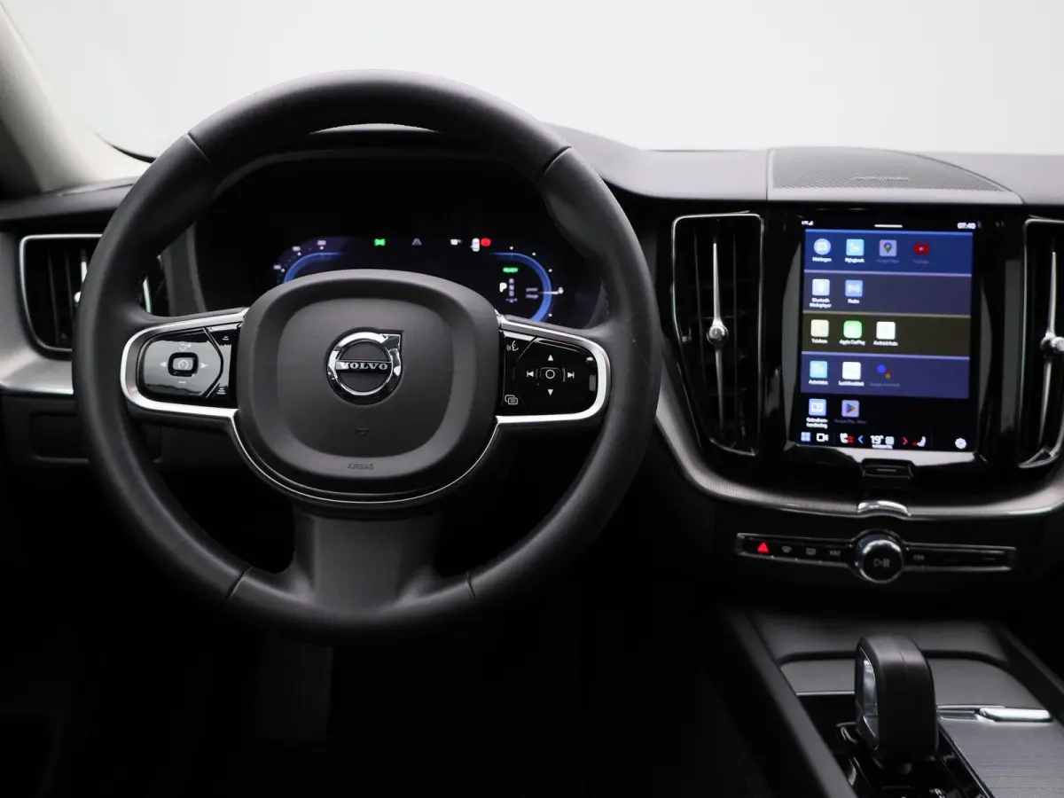 T6 PHEV AWD Plus Black Edition Aut. | PANO-SCHUIFDAK | STOEL-STUURWIELVERWARMING | HARMAN/KARDON | 360 CAMERA | LEER | STOELMEMORY