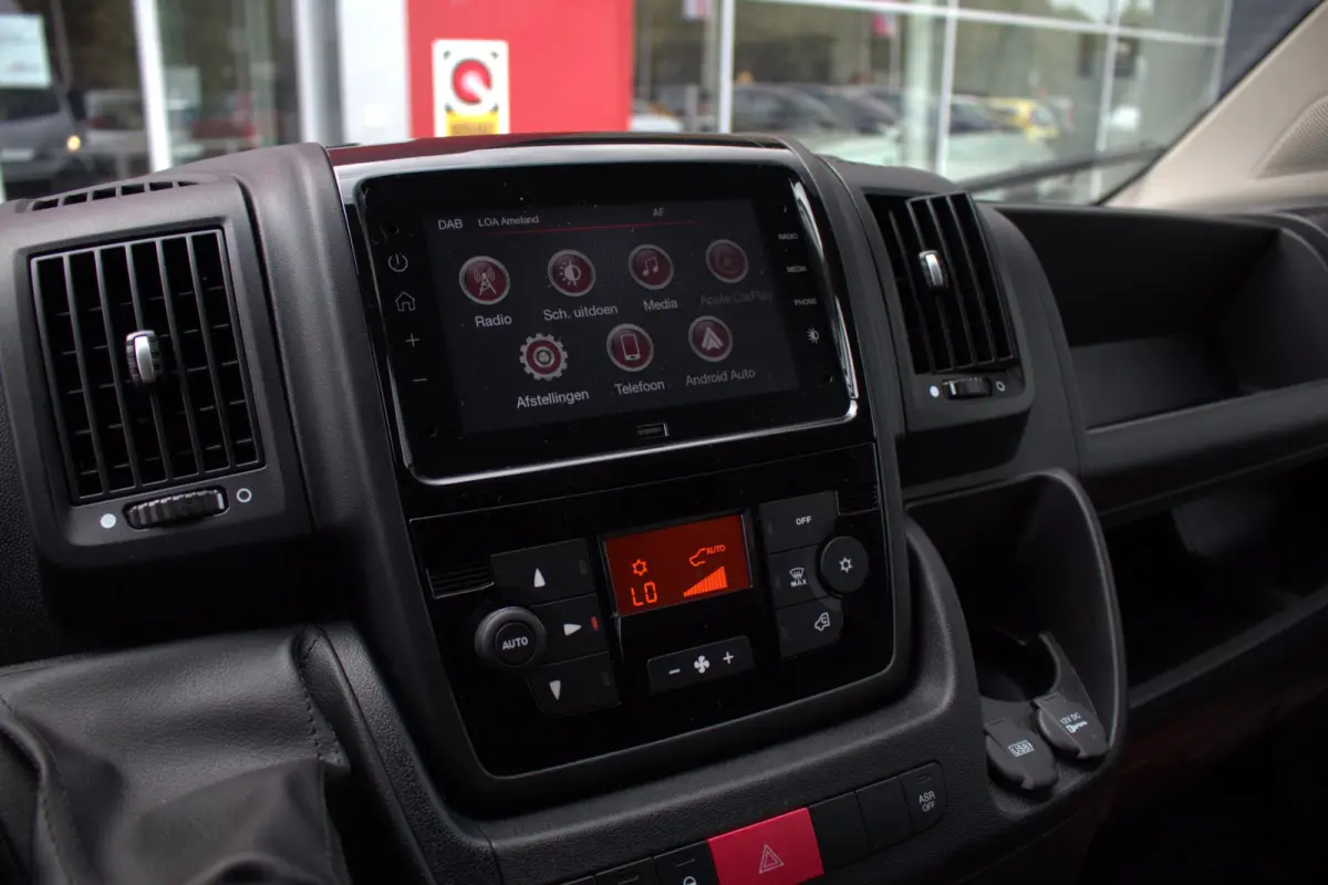 2.2 BlueHDi 120PK L2H2 3.0t | APPLE CARPLAY/ANDROID AUTO | CRUISE | AIRCO | TREKHAAK| CLIMATE CONTROL |
