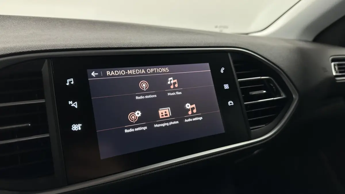 1.2 PureTech Blue Lease CARPLAY NAVI CRUISE ECC.