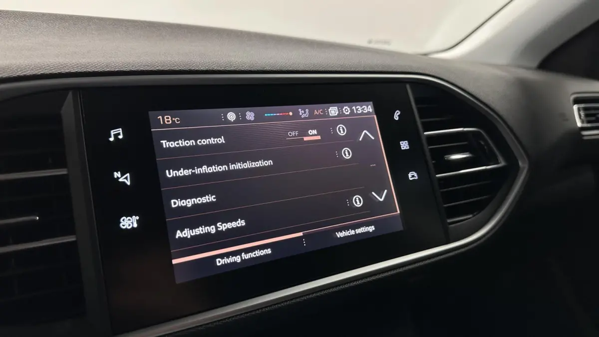 1.2 PureTech Blue Lease CARPLAY NAVI CRUISE ECC.