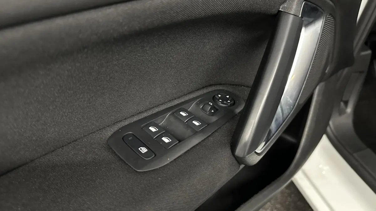 1.2 PureTech Blue Lease CARPLAY NAVI CRUISE ECC.