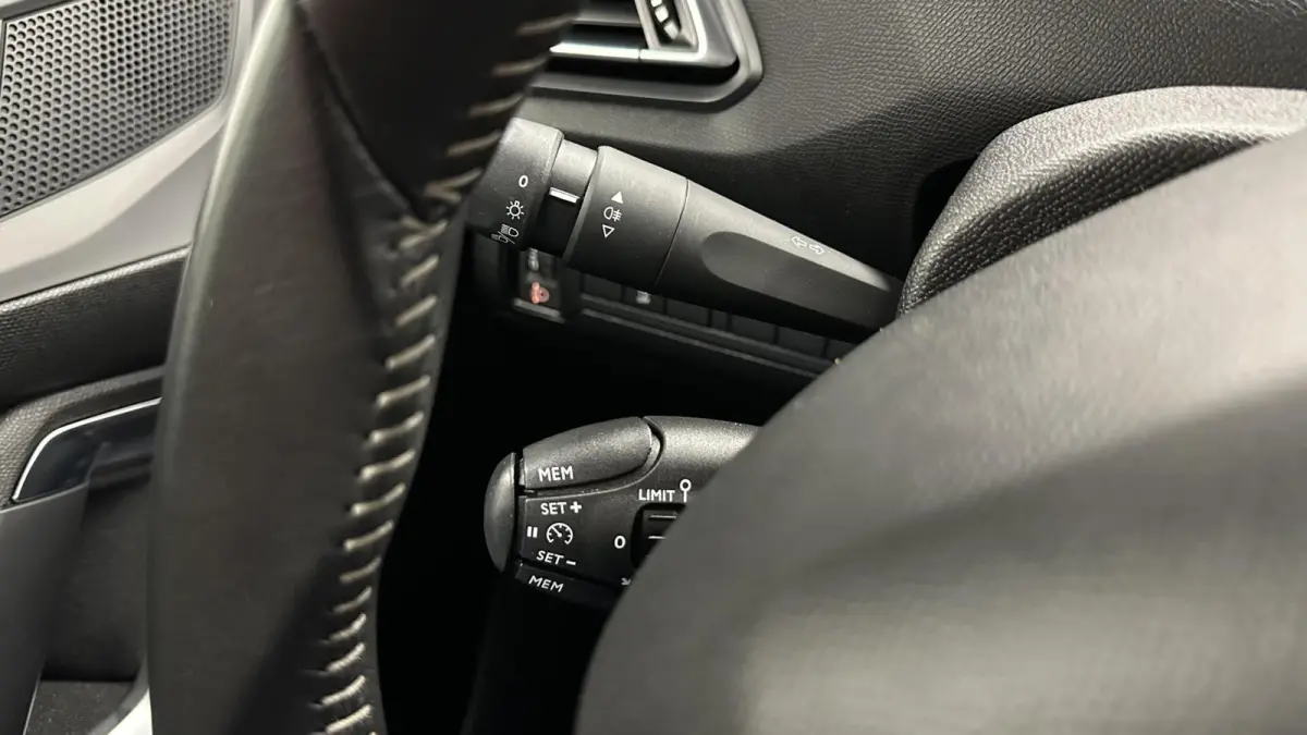 1.2 PureTech Blue Lease CARPLAY NAVI CRUISE ECC.