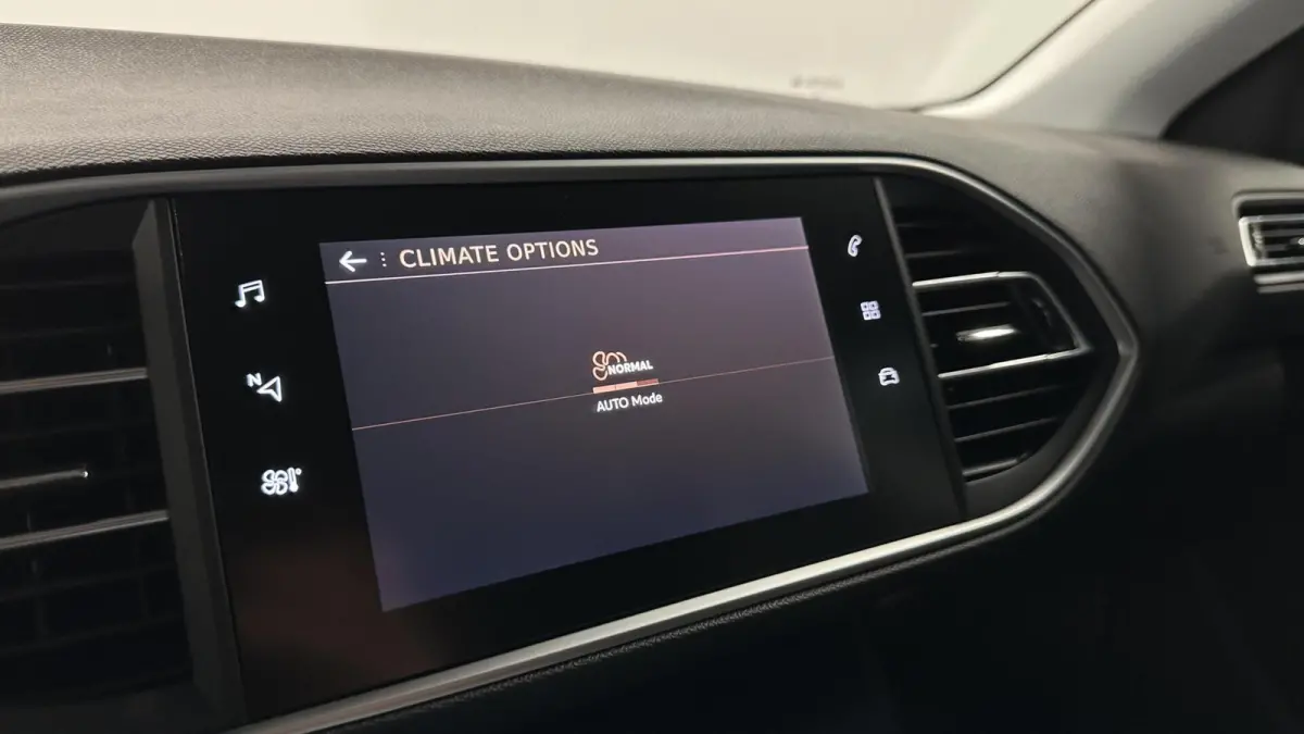 1.2 PureTech Blue Lease CARPLAY NAVI CRUISE ECC.
