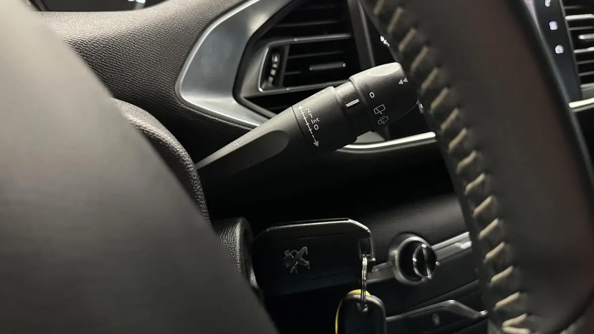 1.2 PureTech Blue Lease CARPLAY NAVI CRUISE ECC.