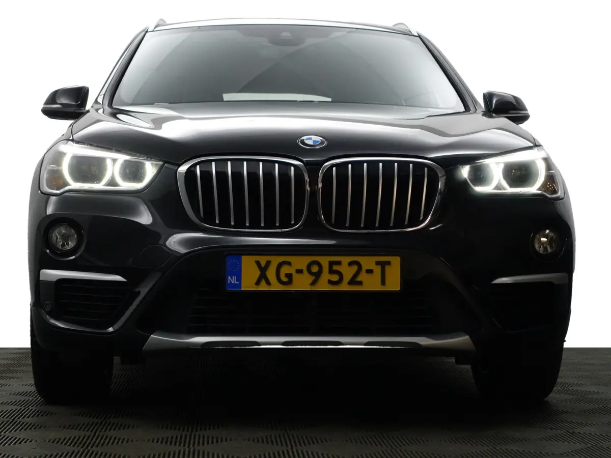 sDrive20i High Executive Aut- NAP 130dkm, Dealer Onderhouden, Head Up, Leder Interieur, Sfeerverlichting, Xenon Led