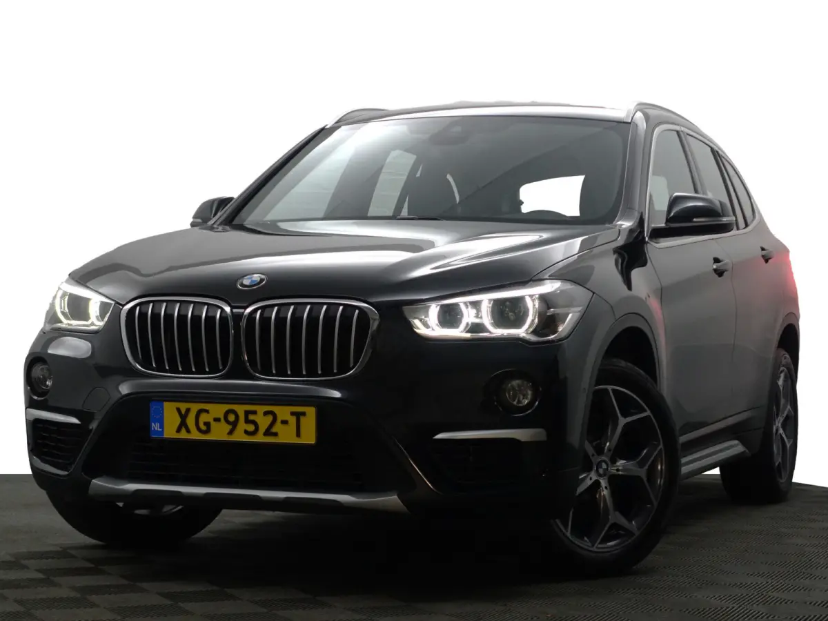 sDrive20i High Executive Aut- NAP 130dkm, Dealer Onderhouden, Head Up, Leder Interieur, Sfeerverlichting, Xenon Led
