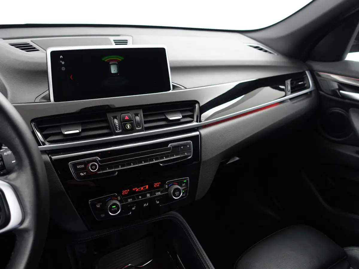 sDrive20i High Executive Aut- NAP 130dkm, Dealer Onderhouden, Head Up, Leder Interieur, Sfeerverlichting, Xenon Led