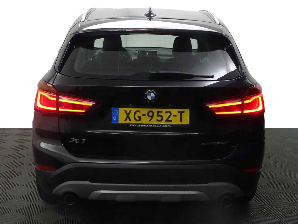 sDrive20i High Executive Aut- NAP 130dkm, Dealer Onderhouden, Head Up, Leder Interieur, Sfeerverlichting, Xenon Led