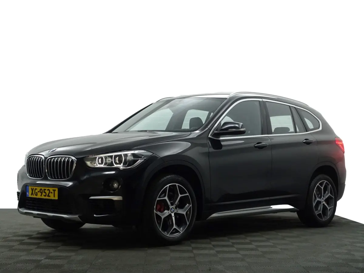 sDrive20i High Executive Aut- NAP 130dkm, Dealer Onderhouden, Head Up, Leder Interieur, Sfeerverlichting, Xenon Led