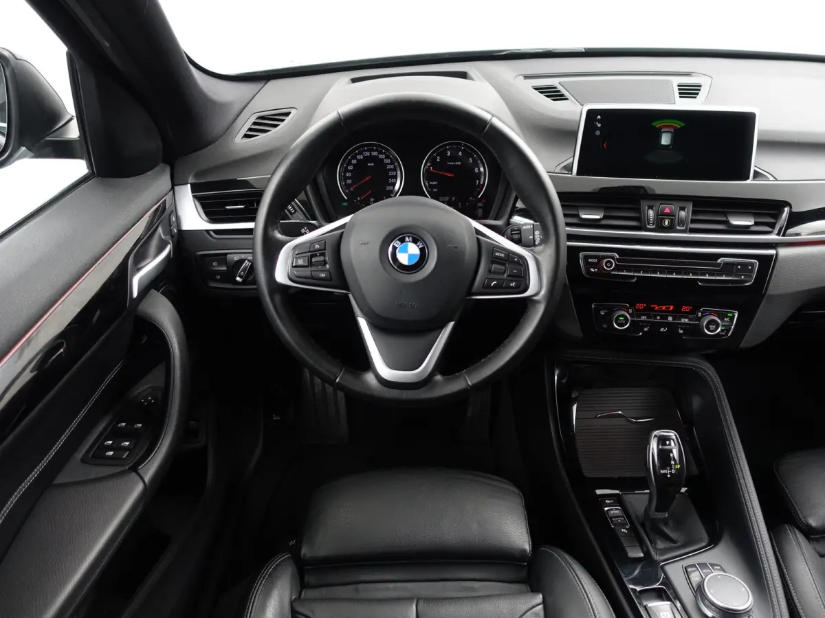 sDrive20i High Executive Aut- NAP 130dkm, Dealer Onderhouden, Head Up, Leder Interieur, Sfeerverlichting, Xenon Led