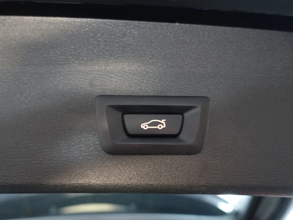 sDrive20i High Executive Aut- NAP 130dkm, Dealer Onderhouden, Head Up, Leder Interieur, Sfeerverlichting, Xenon Led