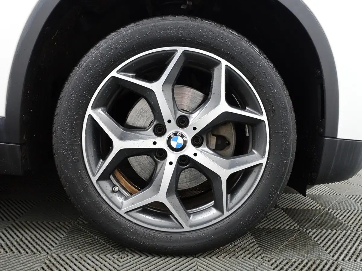 sDrive18i High Executive Aut- Leder Interieur, Stoelverwarming, Sfeerverlichting, Park Assist, Xenon Led, Privacy Glass