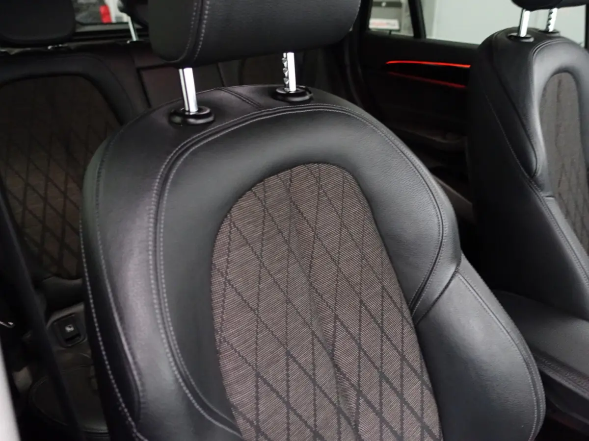 1.6D X-Line High Executive- Xenon Led, Sport leder Interieur, Camera, Dynamic Select, Sfeerverlichting