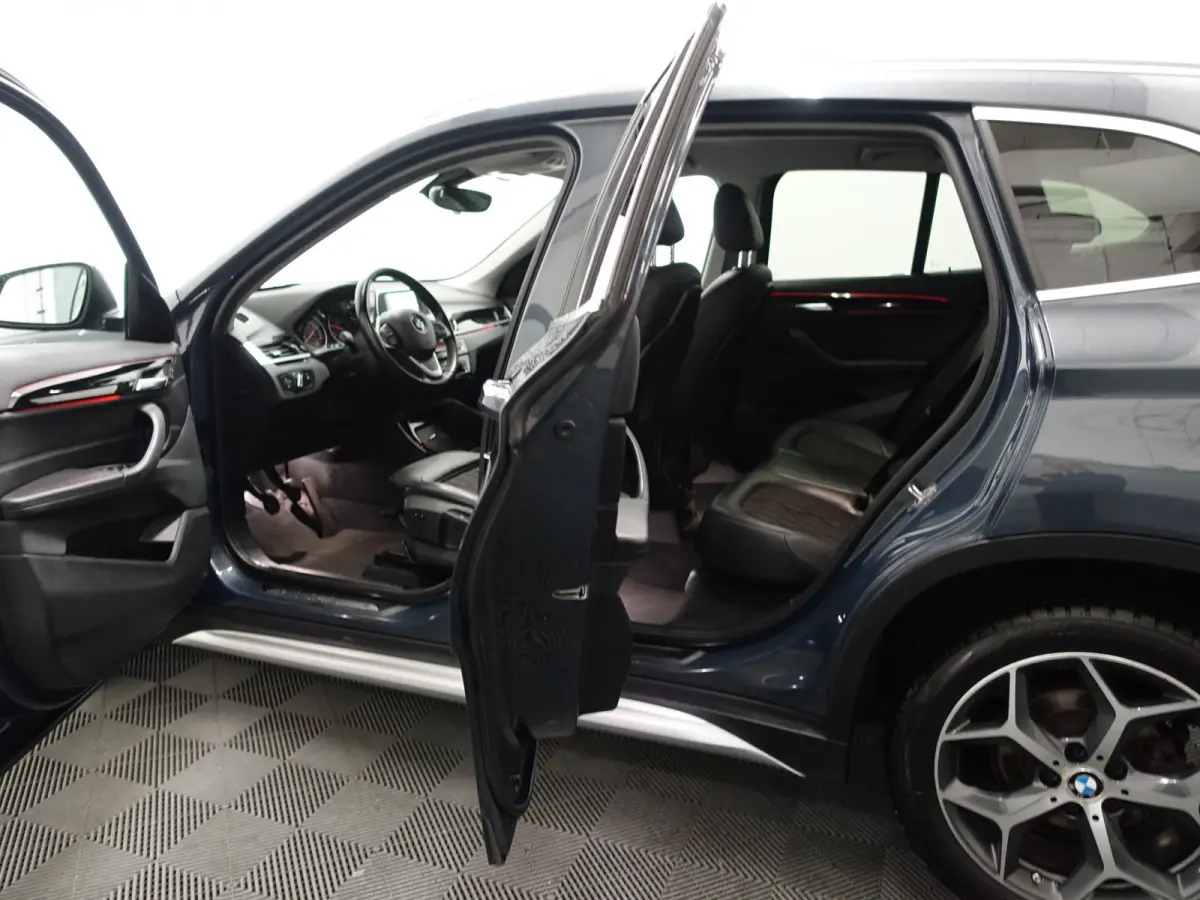 1.6D X-Line High Executive- Xenon Led, Sport leder Interieur, Camera, Dynamic Select, Sfeerverlichting