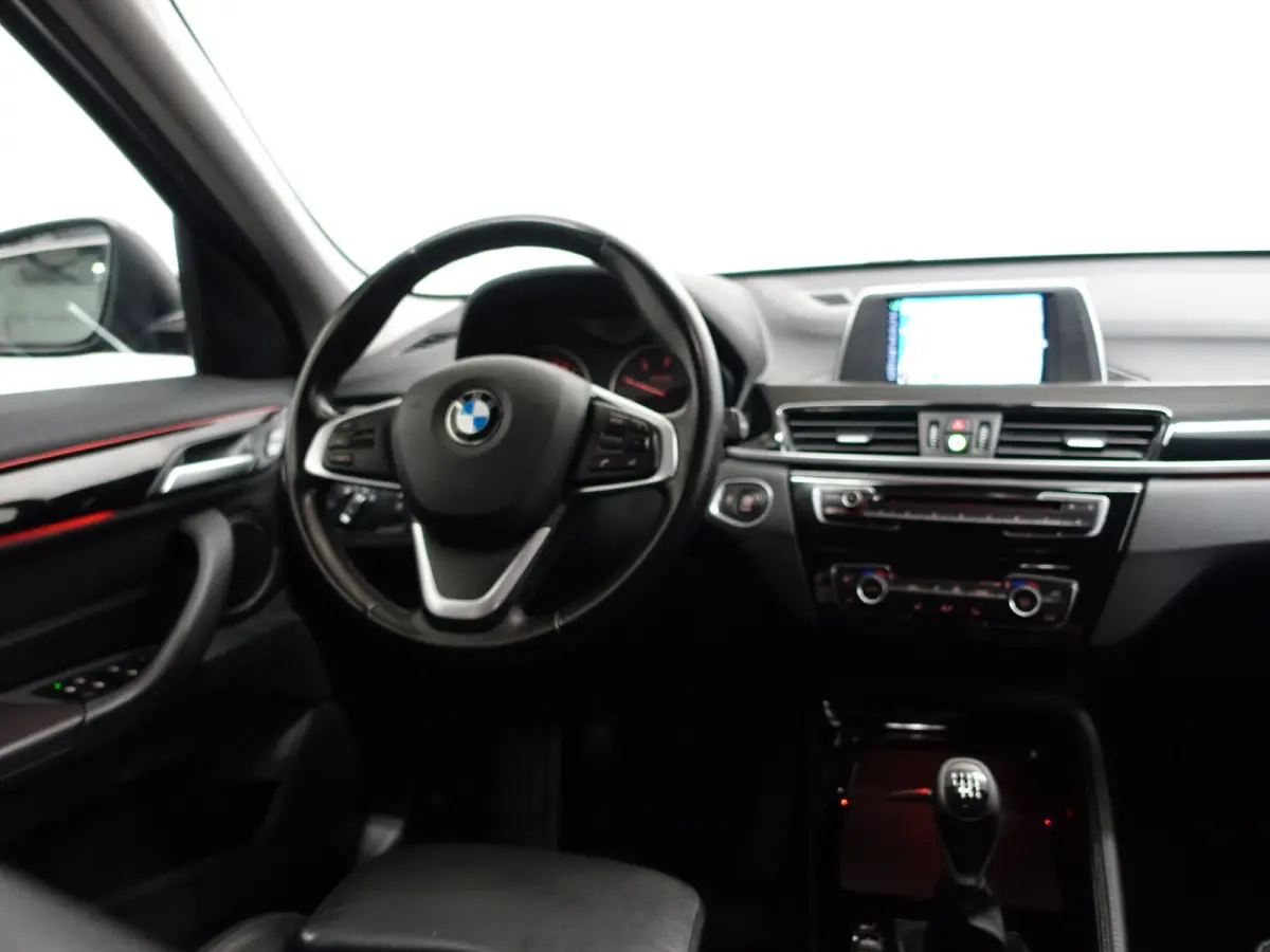 1.6D X-Line High Executive- Xenon Led, Sport leder Interieur, Camera, Dynamic Select, Sfeerverlichting