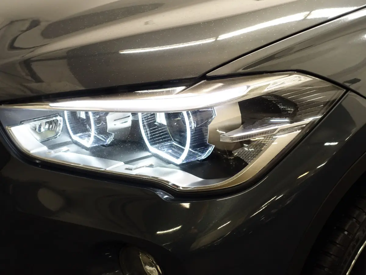 1.6D X-Line High Executive- Xenon Led, Sport leder Interieur, Camera, Dynamic Select, Sfeerverlichting