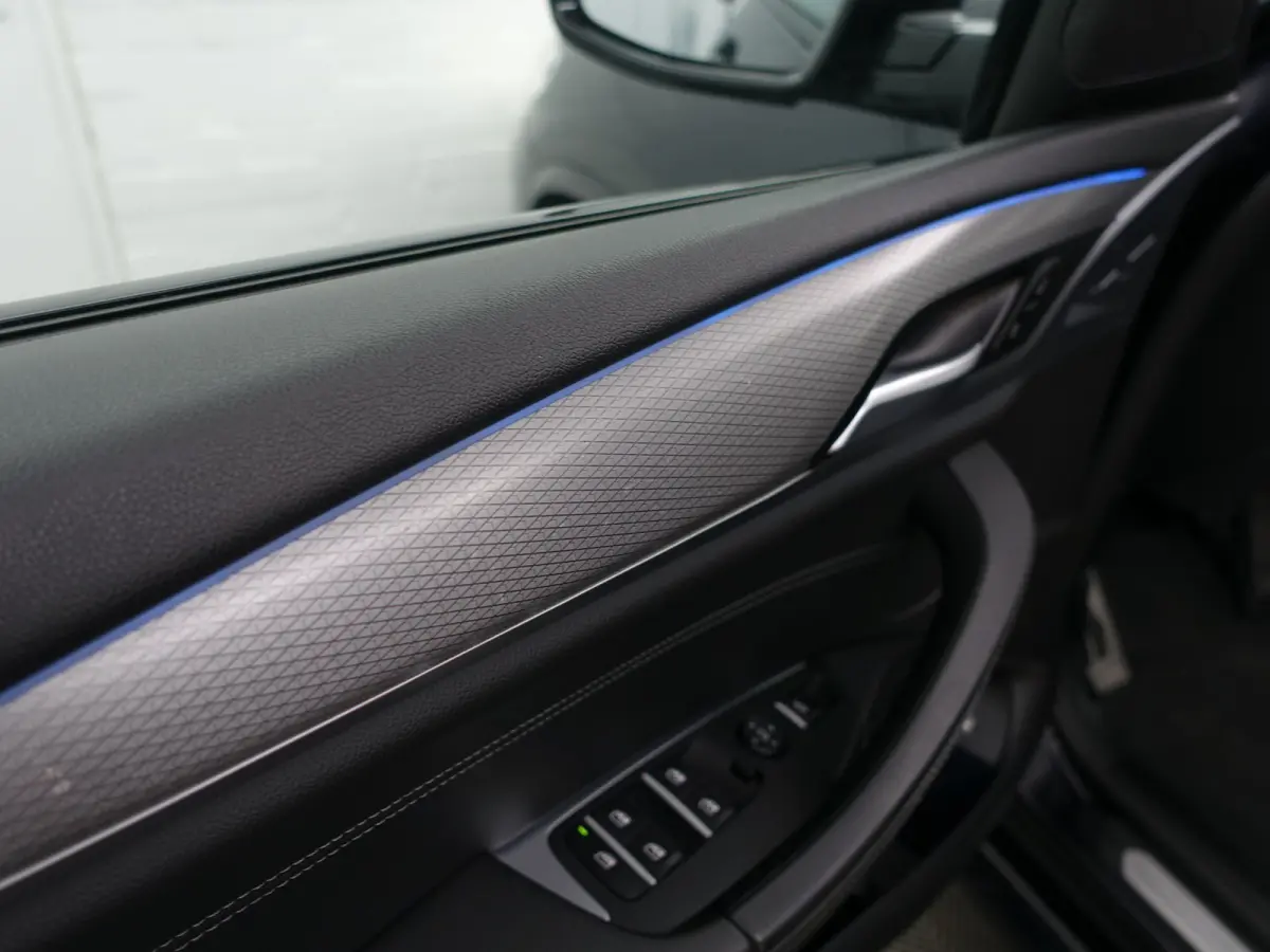 xDrive30e eDrive M Sport Shadowline Aut- Panoramadak, Sfeerverlichting, Carplay, Android Auto, Standkachel