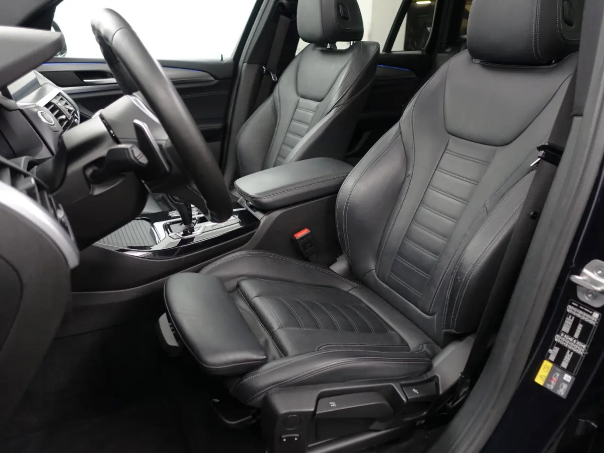 xDrive30e eDrive M Sport Shadowline Aut- Panoramadak, Sfeerverlichting, Carplay, Android Auto, Standkachel
