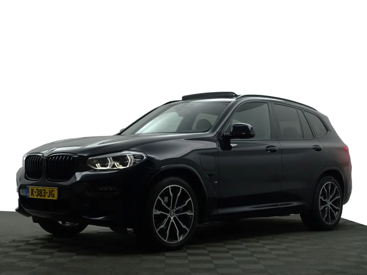 xDrive30e eDrive M Sport Shadowline Aut- Panoramadak, Sfeerverlichting, Carplay, Android Auto, Standkachel