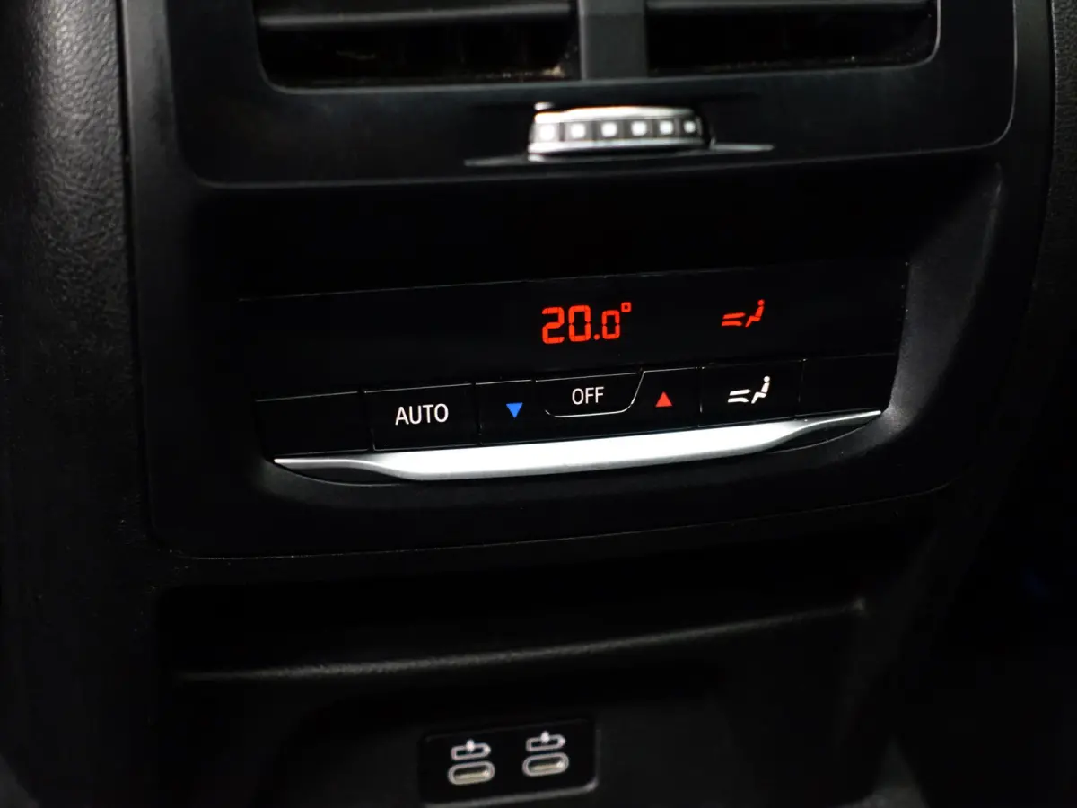 xDrive30e eDrive M Sport Shadowline Aut- Panoramadak, Sfeerverlichting, Carplay, Android Auto, Standkachel