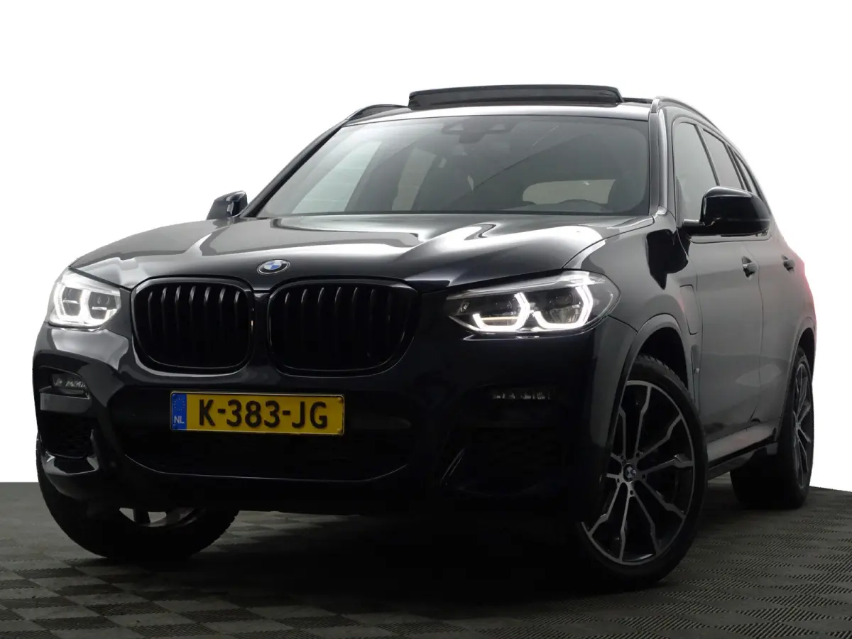 xDrive30e eDrive M Sport Shadowline Aut- Panoramadak, Sfeerverlichting, Carplay, Android Auto, Standkachel