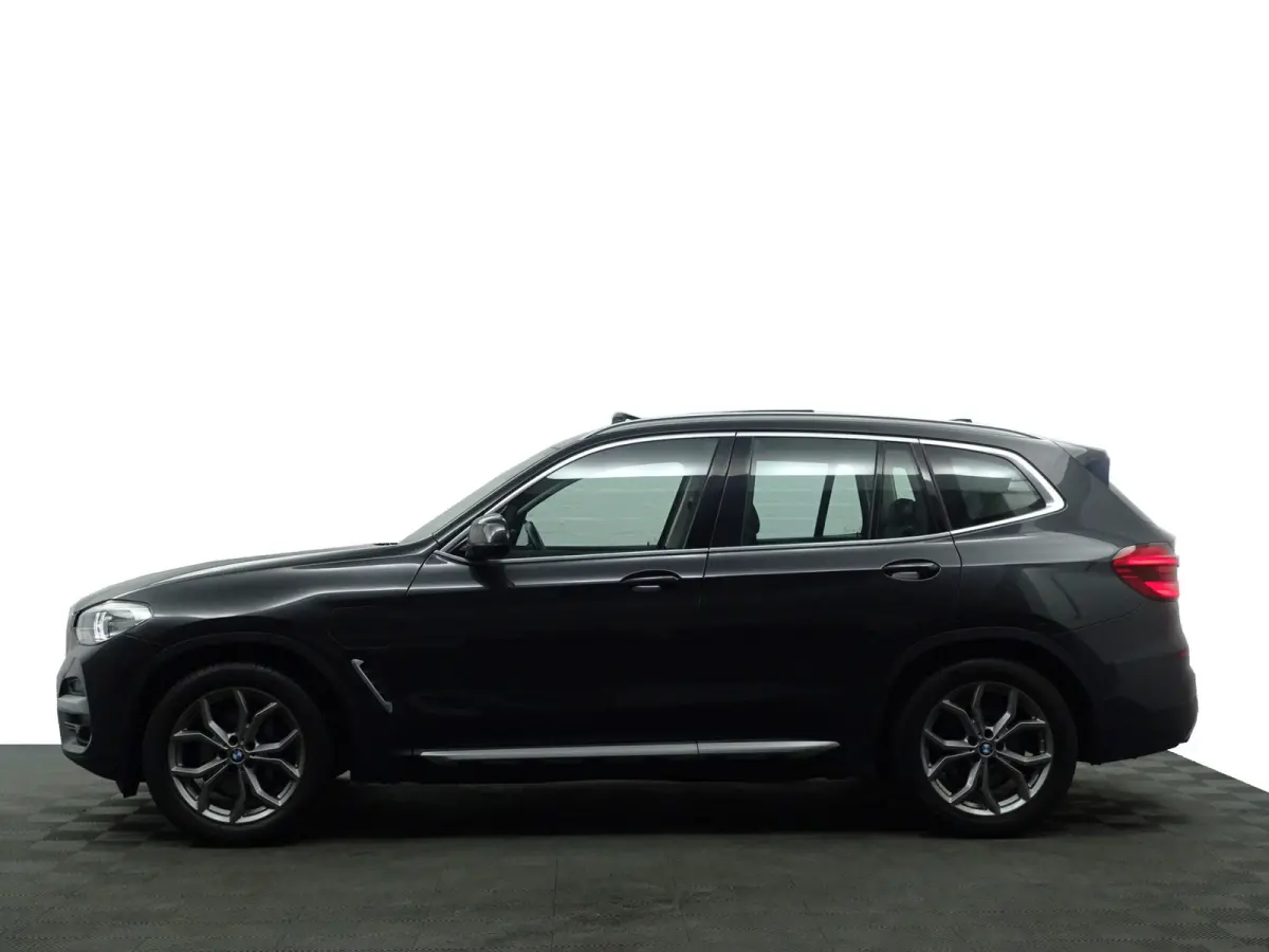 xDrive30e High Executive Aut- Panoramadak, Stuur/Stoelverwarming, Sfeerverlichting, Standkachel, Sport Interieur