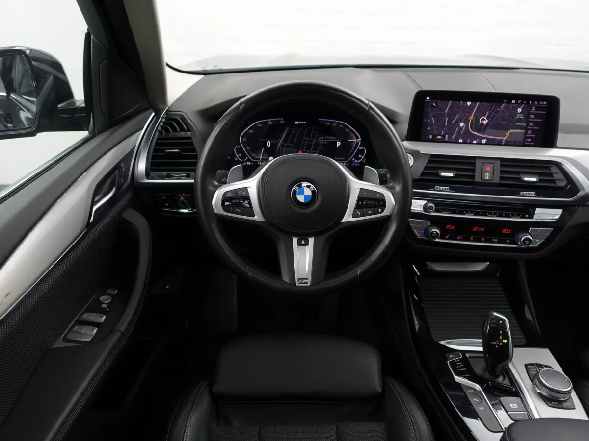 xDrive30e High Executive Aut- Panoramadak, Stuur/Stoelverwarming, Sfeerverlichting, Standkachel, Sport Interieur