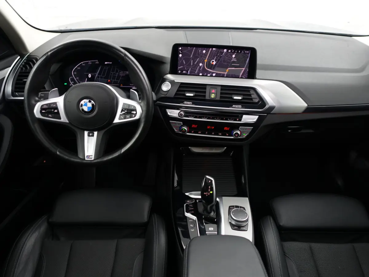 xDrive30e High Executive Aut- Panoramadak, Stuur/Stoelverwarming, Sfeerverlichting, Standkachel, Sport Interieur