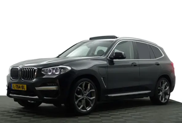 xDrive30e High Executive Aut- Panoramadak, Stuur/Stoelverwarming, Sfeerverlichting, Standkachel, Sport Interieur