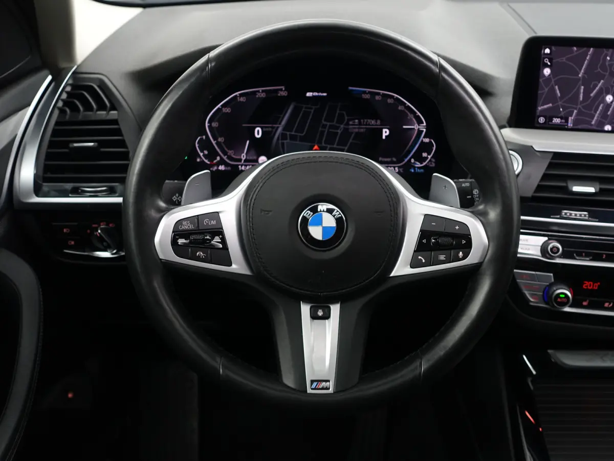 xDrive30e High Executive Aut- Panoramadak, Stuur/Stoelverwarming, Sfeerverlichting, Standkachel, Sport Interieur