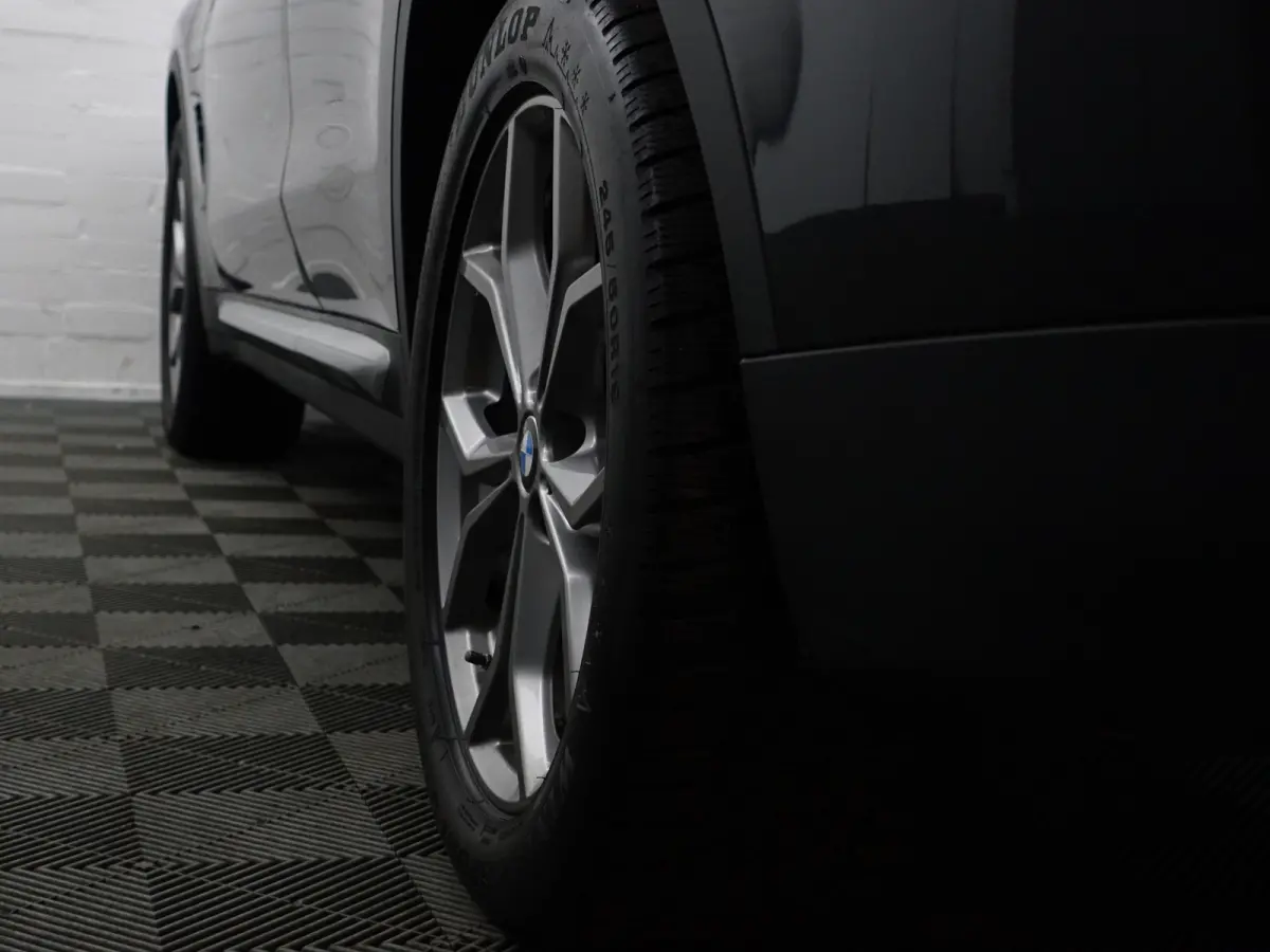 xDrive30e High Executive Aut- Panoramadak, Stuur/Stoelverwarming, Sfeerverlichting, Standkachel, Sport Interieur