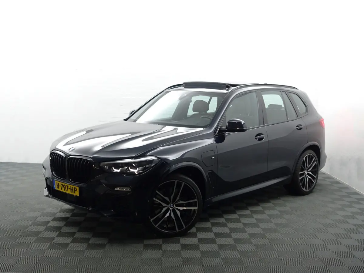 xDrive45e M Sport Shadowline Aut- Panoramadak, Memory Seats, Sfeerverlichting, Virtual Cockpit, Park Pilot, Xenon Led