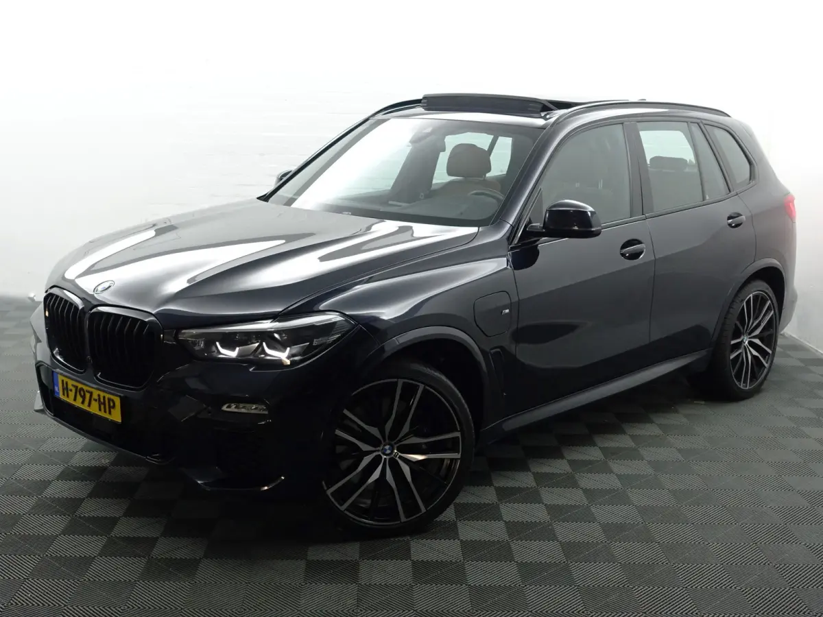 xDrive45e M Sport Shadowline Aut- Panoramadak, Memory Seats, Sfeerverlichting, Virtual Cockpit, Park Pilot, Xenon Led