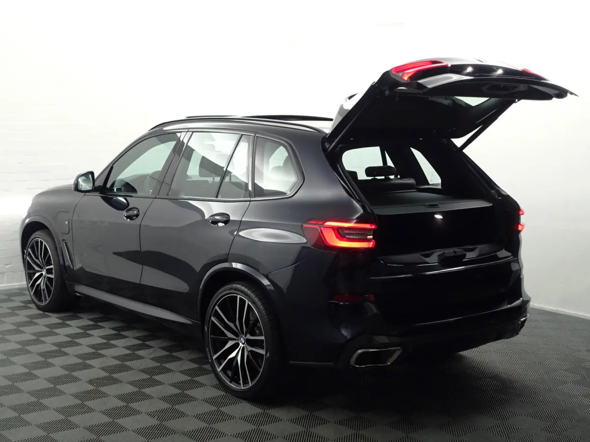 xDrive45e M Sport Shadowline Aut- Panoramadak, Memory Seats, Sfeerverlichting, Virtual Cockpit, Park Pilot, Xenon Led