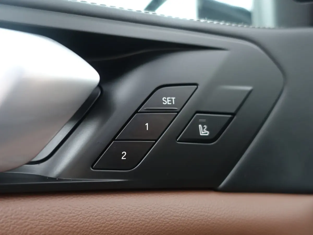 xDrive45e M Sport Shadowline Aut- Panoramadak, Memory Seats, Sfeerverlichting, Virtual Cockpit, Park Pilot, Xenon Led