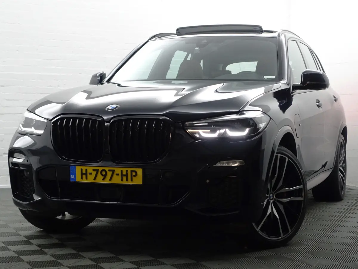 xDrive45e M Sport Shadowline Aut- Panoramadak, Memory Seats, Sfeerverlichting, Virtual Cockpit, Park Pilot, Xenon Led