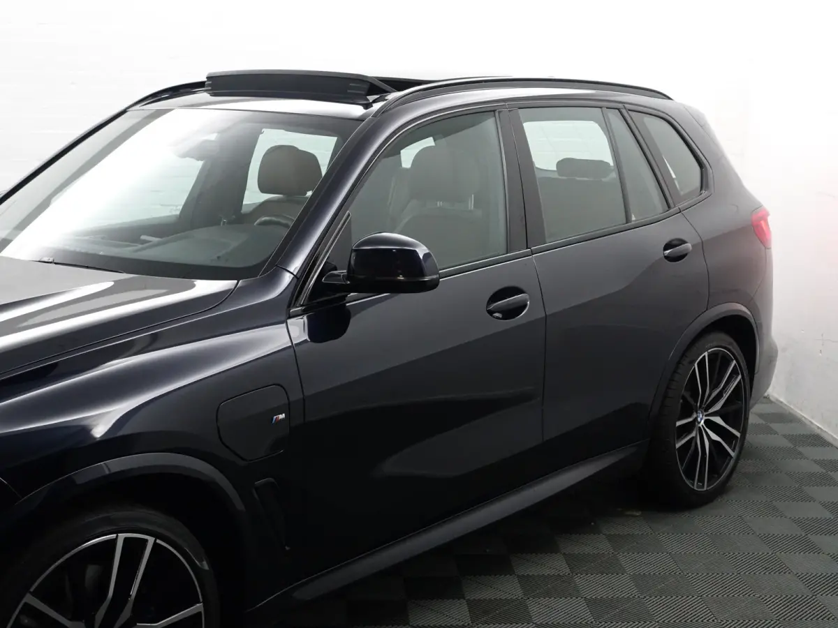 xDrive45e M Sport Shadowline Aut- Panoramadak, Memory Seats, Sfeerverlichting, Virtual Cockpit, Park Pilot, Xenon Led