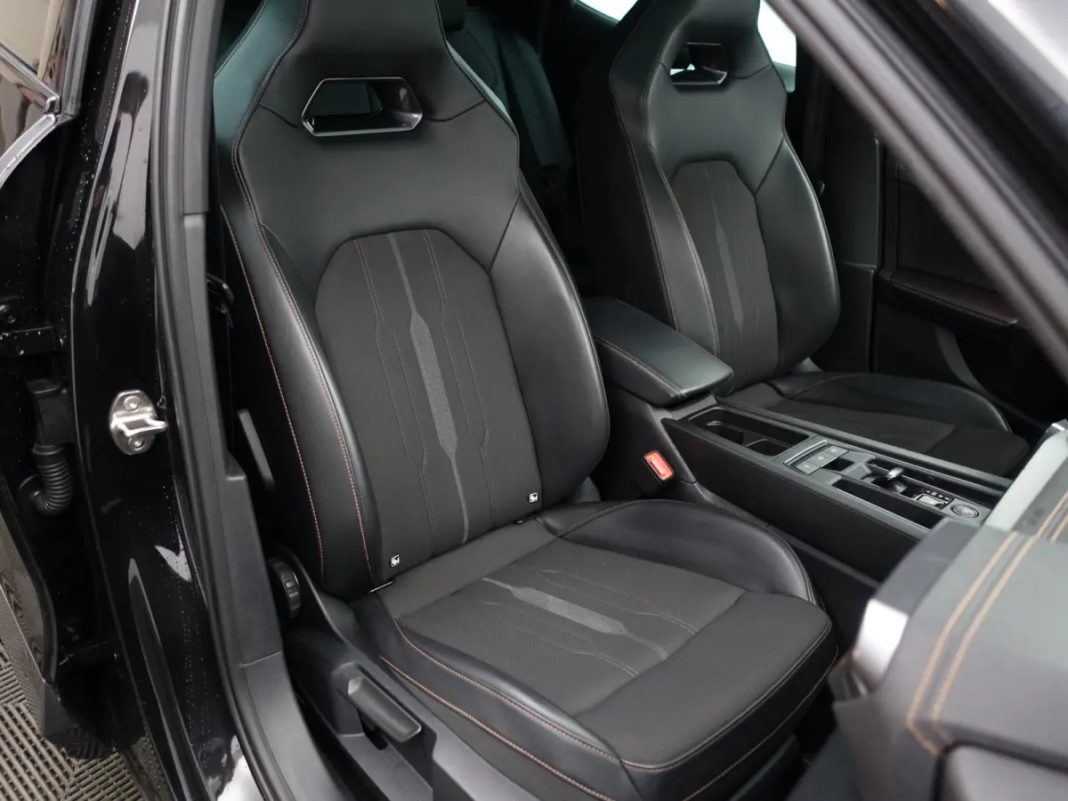 1.4 e-Hybrid VZ Black Edition Aut- Panoramadak, Performance Interieur, Stuur/Stoelverwarming, Memory Seats, Dynamic Select+